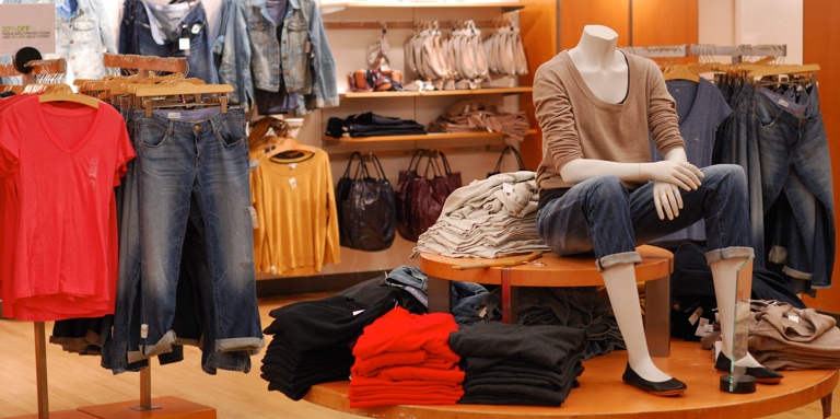 The Capsule Closet Guide: Fewer Clothing, Better Outfits The Capsule Closet Guide: Fewer Clothing, Better Outfits